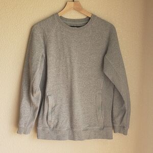 Duluth Grey Pullover With Zipper Pockets Size M